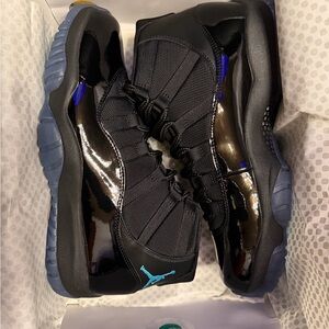 JORDAN 11 RETRO 'GAMMA BLUE' 2025